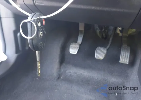 2017 Ford Focus S z USA, uszkodzony, nr VIN 1FADP3E26HL284470